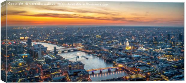 London sunset Canvas Print by Veronika Gallova