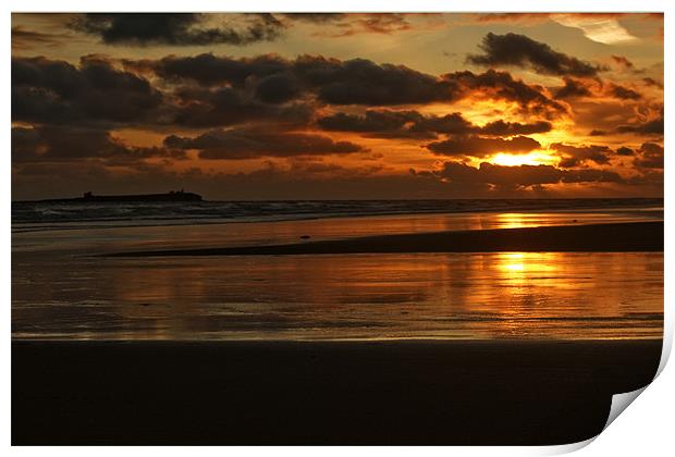 Dawn on Bamburgh beach Print by Ray Fidler