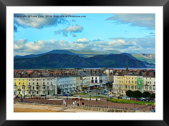 The Cenotaph on Llandudno's famous promenade. Framed Mounted Print by Frank Irwin