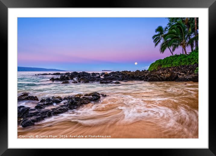 Sunrise over beautiful and secluded Secret Beach i Framed Mounted Print by Jamie Pham