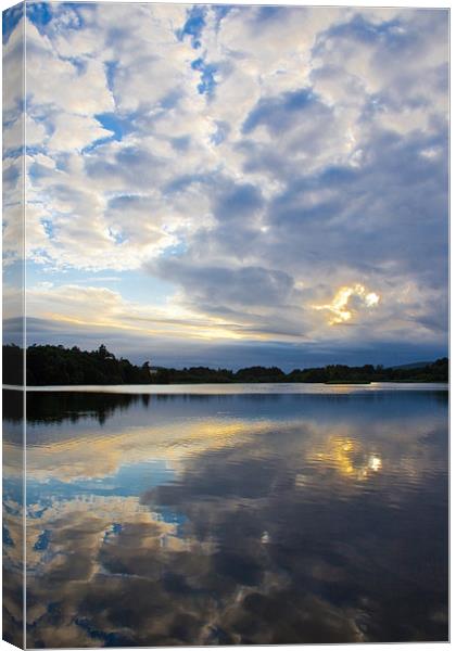 Sunset over Balgavies Loch, Forfar, Angus Canvas Print by Douglas Kerr