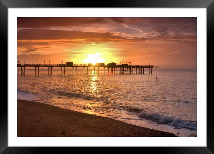 Teignmouth sunrise 2                               Framed Mounted Print by kevin wise