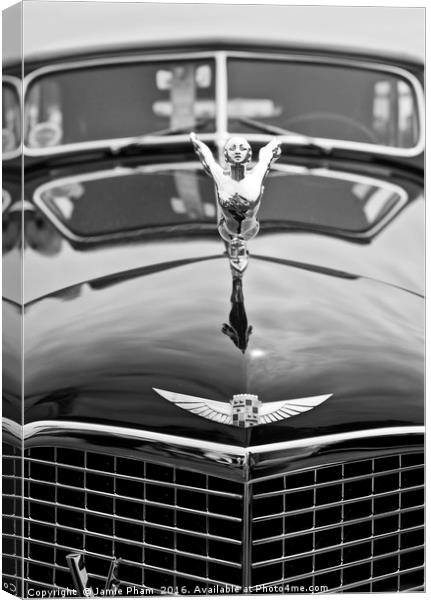 The cars and crowds at the Concours d’Elegance. Canvas Print by Jamie Pham