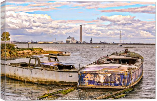 Abandoned Boats in Medway Canvas Print by Zahra Majid