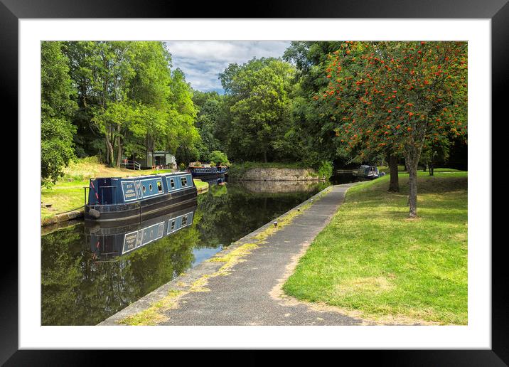 Llangollen canal at Trevor Framed Mounted Print by Rob Lester