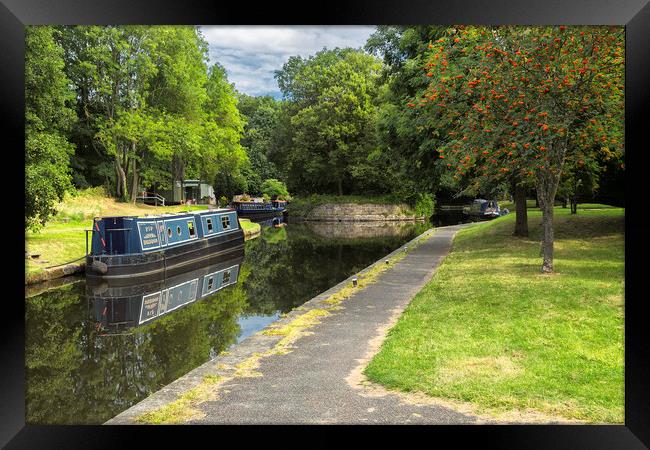 Llangollen canal at Trevor Framed Print by Rob Lester