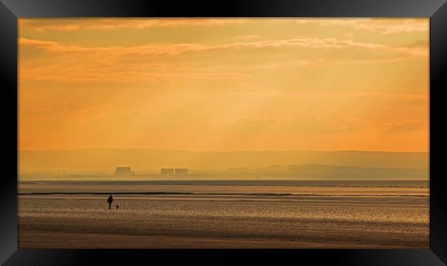 Sunset at Hinkley Point Framed Print by Sue Dudley