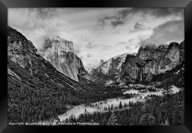 Dramatic View of Yosemite National Park. Framed Print by Jamie Pham