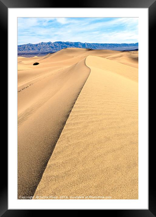 Sand Dune ridge in Death Valley National Park Framed Mounted Print by Jamie Pham