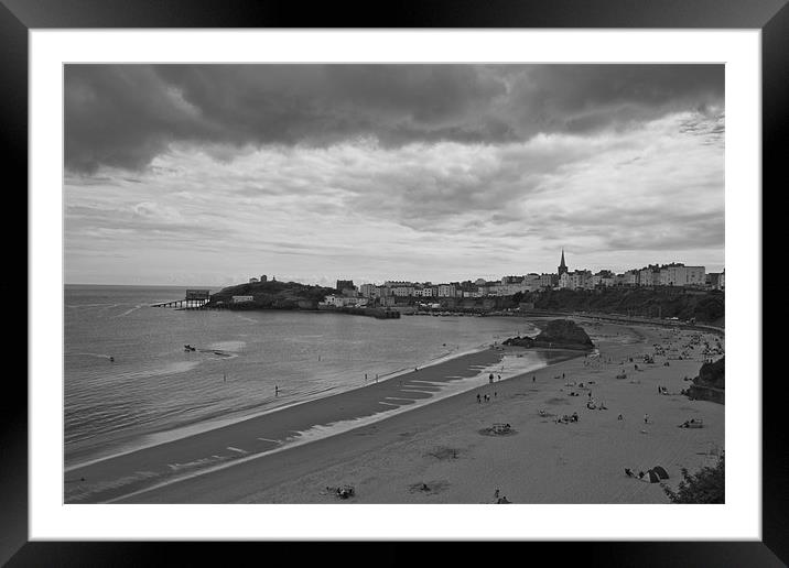 Tenby Harbour Framed Mounted Print by les tobin