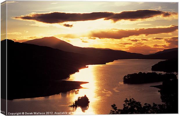 Sunset over Loch Tummel Canvas Print by Derek Wallace