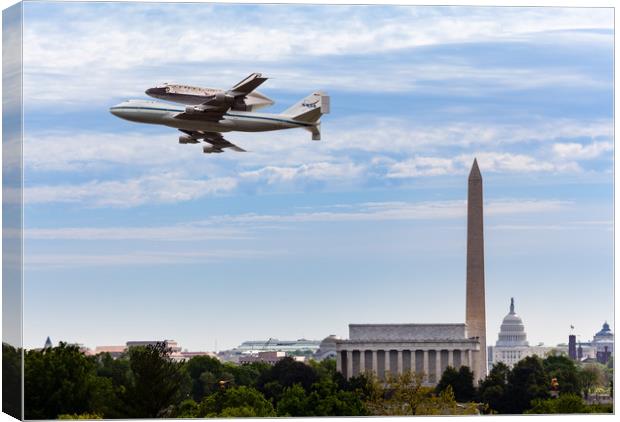 Space Shuttle Discovery flies over Washington DC Canvas Print by Steve Heap