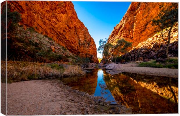 Simpsons Gap Alice Springs Canvas Print by peter tachauer