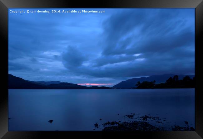 Derwent water at dusk Framed Print by tom downing