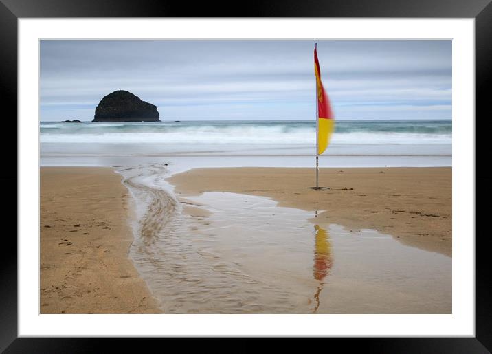 trebarwith strand  Framed Mounted Print by chris smith
