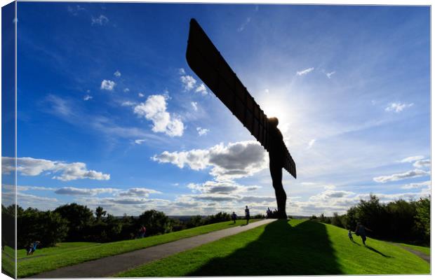 Angel of the north    Canvas Print by chris smith