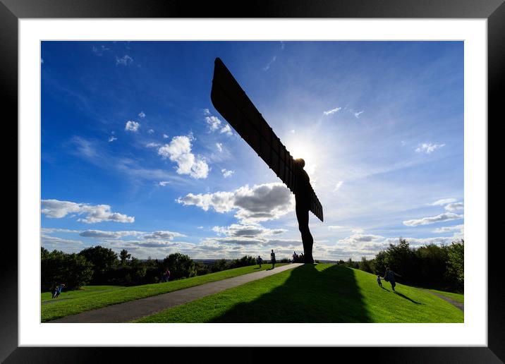Angel of the north    Framed Mounted Print by chris smith