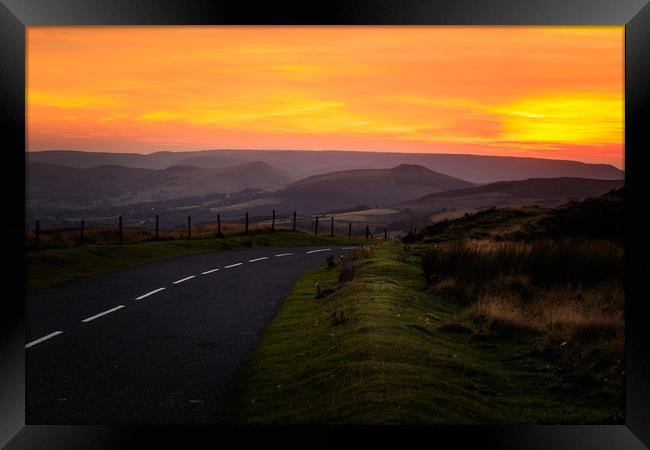 Peak district Sunset  Framed Print by chris smith