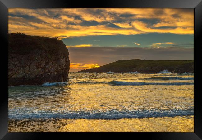 Sunset at cable Bay Framed Print by Rob Lester