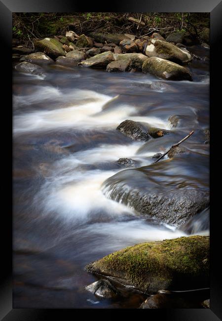 Flowing stream    Framed Print by chris smith