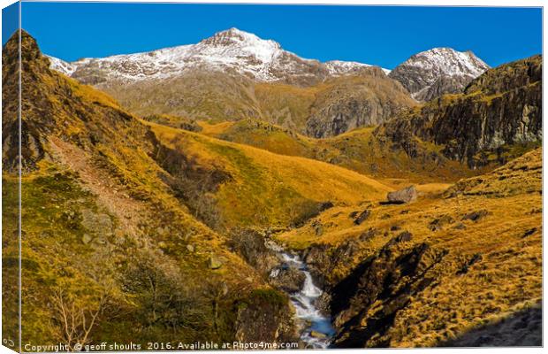 The Scafell massif from Upper Eskdale Canvas Print by geoff shoults