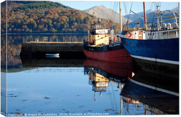 Clyde puffer Vital Spark at Inveraray Pier Canvas Print by Angus McComiskey