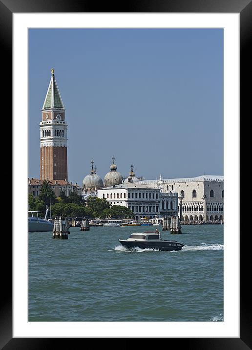 Venice Framed Mounted Print by les tobin