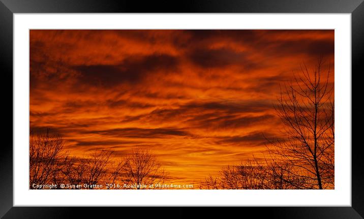 Sunset Over Cobus Framed Mounted Print by Susan Gratton