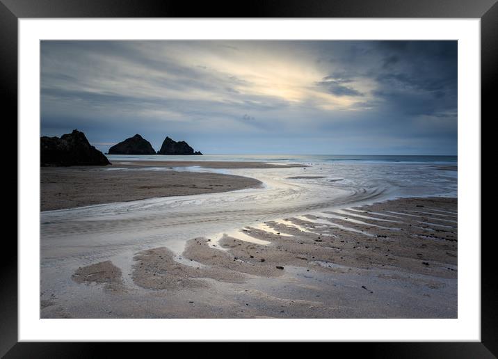 Hollywell bay  Framed Mounted Print by chris smith