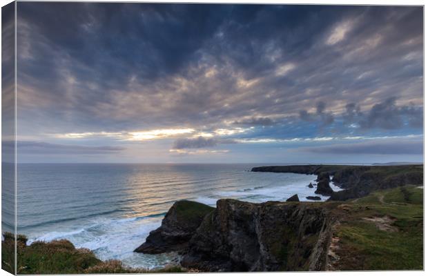 Bedruthan steps  Canvas Print by chris smith