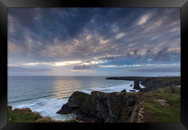 Bedruthan steps  Framed Print by chris smith