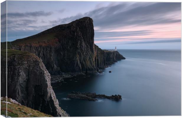 Neist Point Sunset - Isle of Skye Canvas Print by Grant Glendinning