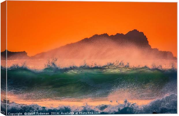 Fistral Sunset Canvas Print by Geoff Tydeman