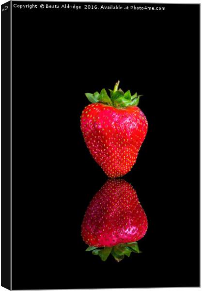 Strawberry reflection Canvas Print by Beata Aldridge