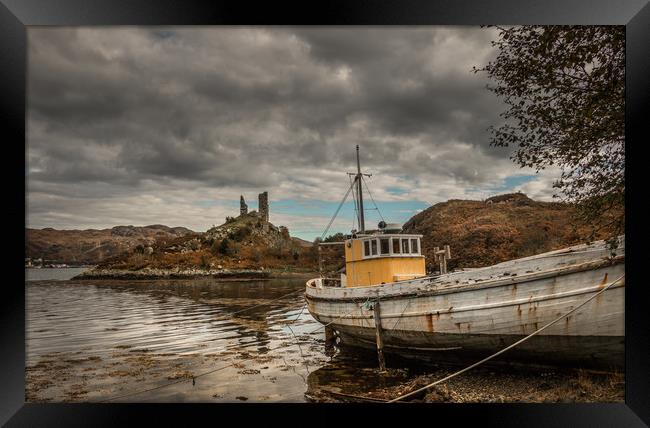 Castle and boat Framed Print by Pete Biggin