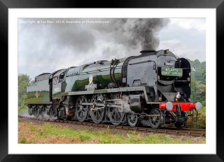 SR 34027 Taw Valley Framed Mounted Print by The Tog