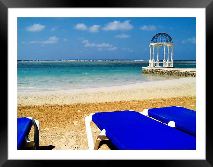 Paradise at your feet Framed Mounted Print by Paul Macro