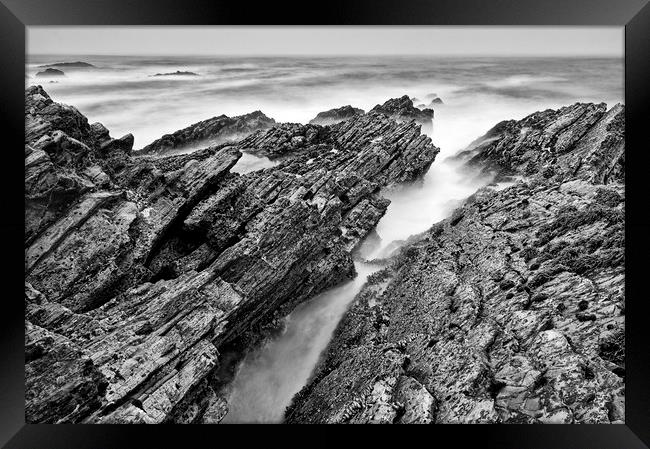 The jagged rocks and cliffs of Montana de Oro Stat Framed Print by Jamie Pham