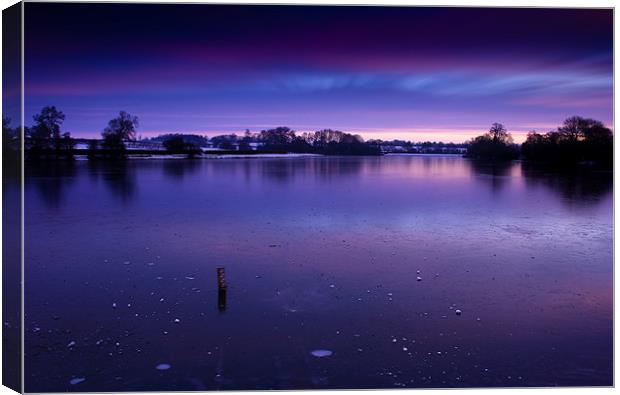 Technicolour Dawn at Welford Reservoir Canvas Print by Simon Gladwin