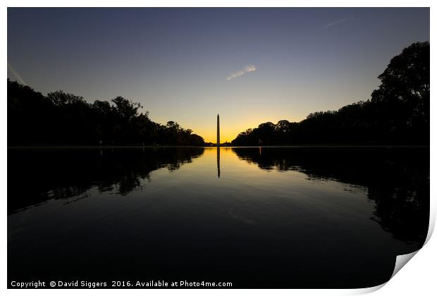 Dawn at the Washington Monument Print by David Siggers