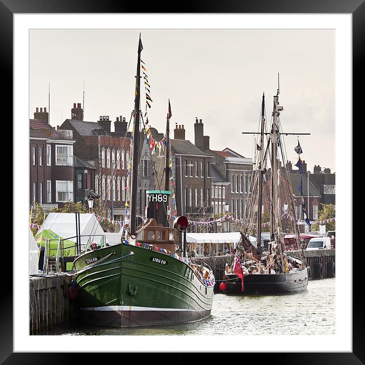 Gt Yarmouth Maritime Festival. Framed Mounted Print by Stephen Mole