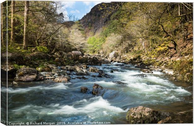 Aberglaslyn Pass and the Glaslyn river near Beddge Canvas Print by Richard Morgan