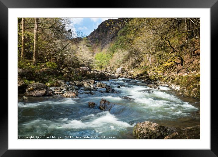 Aberglaslyn Pass and the Glaslyn river near Beddge Framed Mounted Print by Richard Morgan