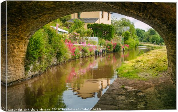 Monmouth and Brecon Canal. Canvas Print by Richard Morgan