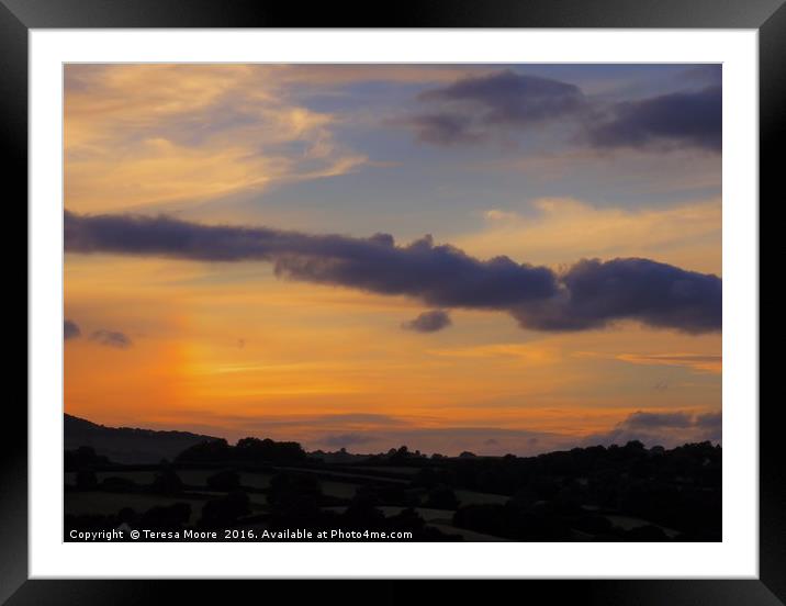 Smokey sunset Framed Mounted Print by Teresa Moore