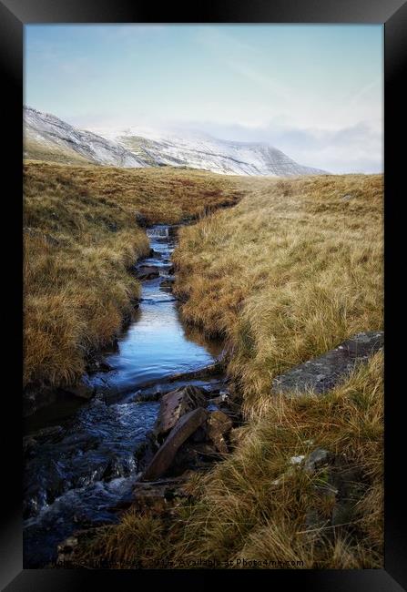 On route to Llyn Y Fan Fach  Framed Print by Simon Rees