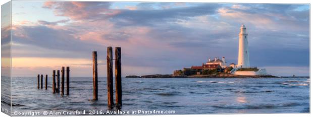Lighthouse at St. Mary's Island, Tynemouth Canvas Print by Alan Crawford