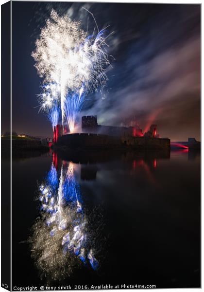 Fireworks at Caerphilly Castle Canvas Print by tony smith