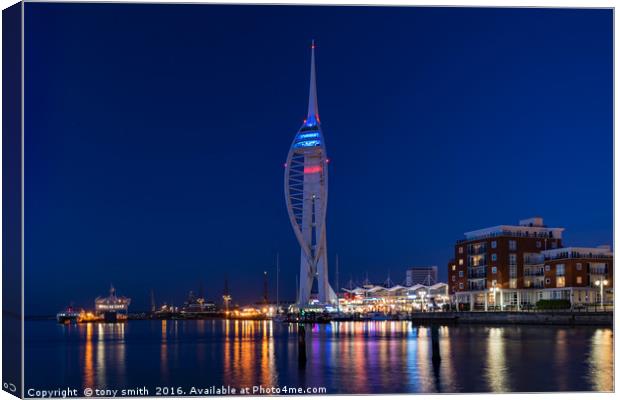 Spinnaker Tower, Portsmouth during the blue hour Canvas Print by tony smith