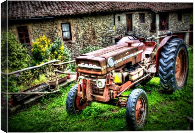 HDR Rusty tractor  Canvas Print by HQ Photo